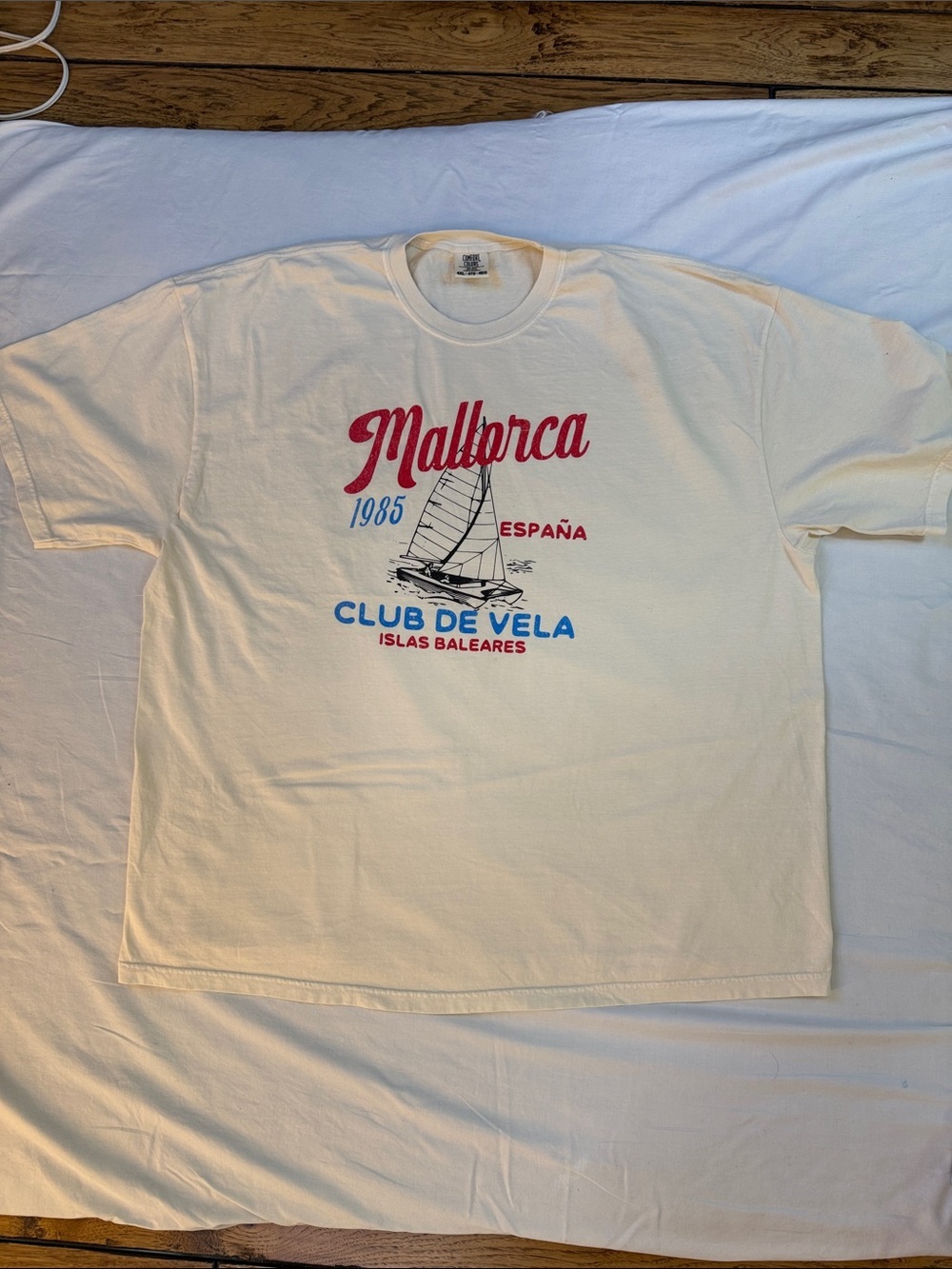 Mallorca Club de Vela Graphic T-Shirt - Cream with Red & Blue Print Size 4X